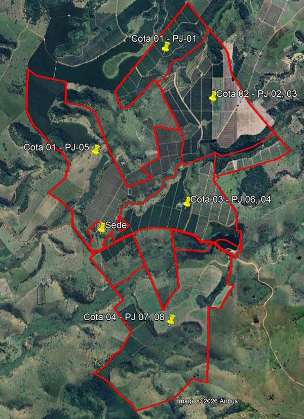 Mapa de satélite com estudo de divisão de fazenda de café em quatro cotas e sede identificada